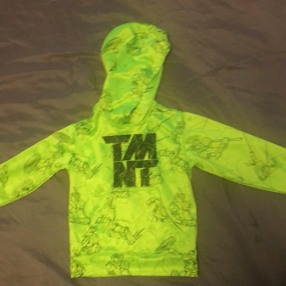 Size 4/5 teenage mutant ninja turtles pull over sweater
